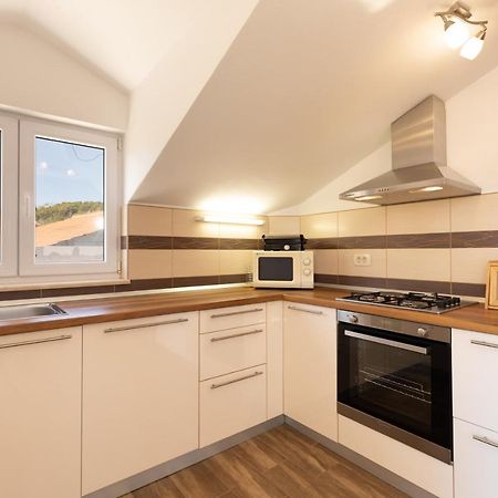 Holiday Home Lydia Slatine Bagian luar foto