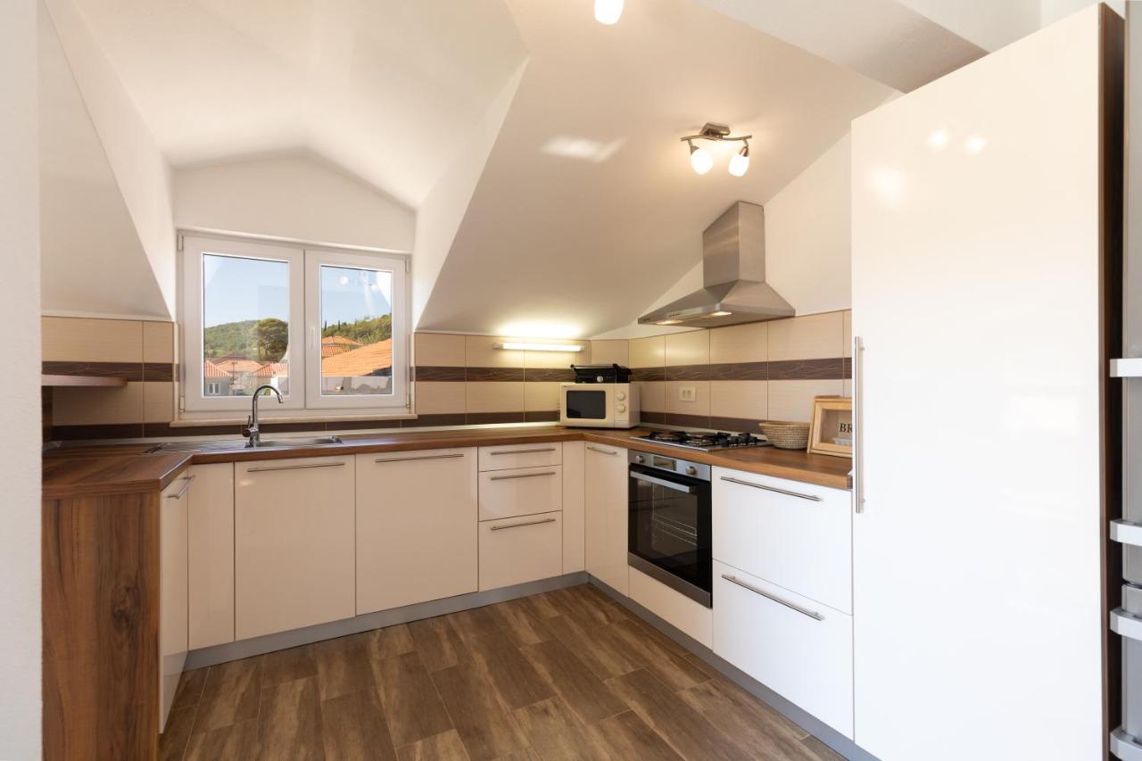 Holiday Home Lydia Slatine Bagian luar foto