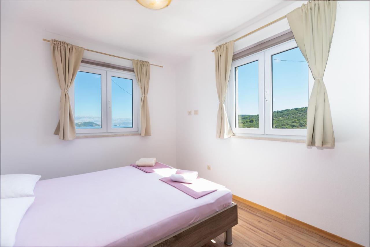 Holiday Home Lydia Slatine Bagian luar foto