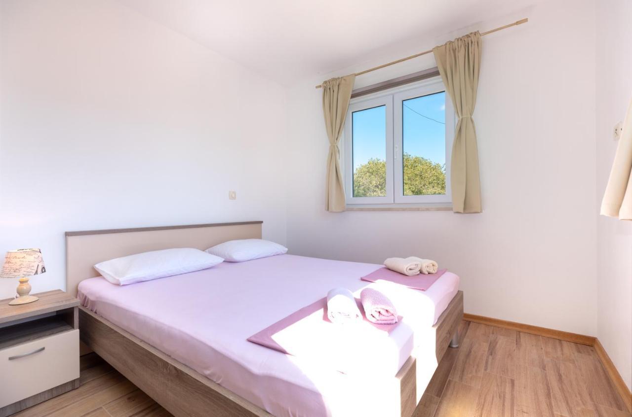 Holiday Home Lydia Slatine Bagian luar foto