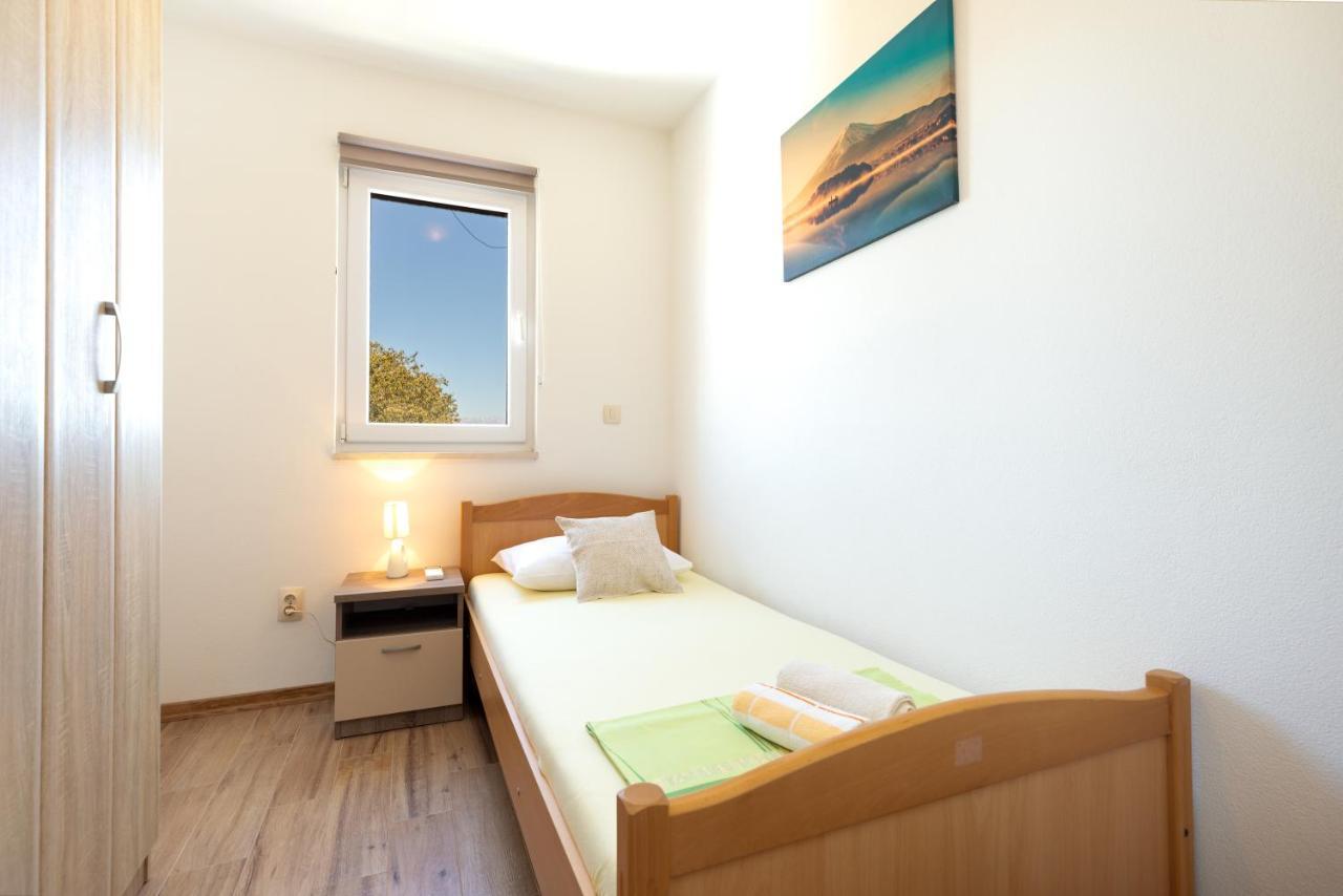 Holiday Home Lydia Slatine Bagian luar foto