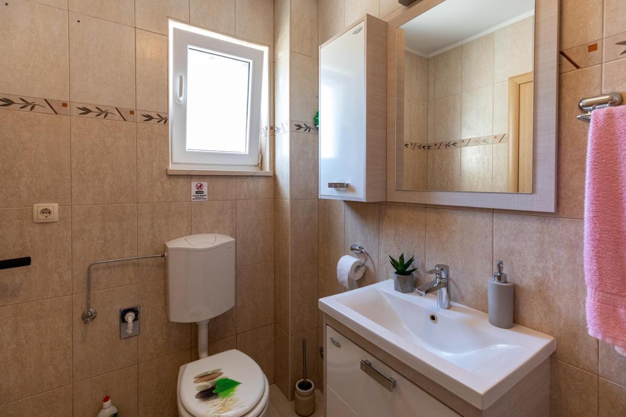 Holiday Home Lydia Slatine Bagian luar foto